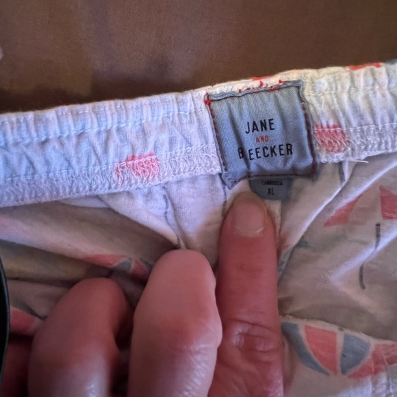 Jane and Bleecker XL Pajama Shorts with Beach Umbrellas - Picture 3 of 3